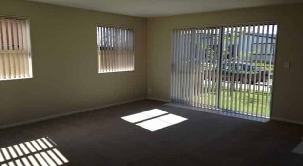 Well-Located 2-Bedroom Home – Close to Transport & Shops - Photo 1