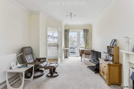 1 bedroom property to rent in Walton On Thames - Photo 3