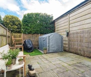 Kyrchil Lane, Colehill, Wimborne, Dorset, BH21 - Photo 3