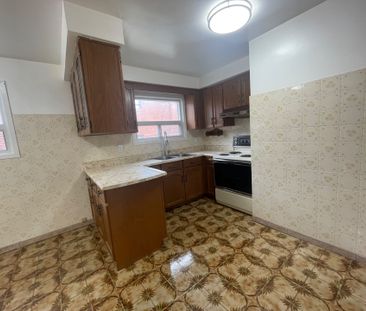 For Lease - 281 Driftwood Avenue Unit# Main floor, Toronto, Ontario - Photo 6