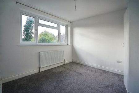 4 bedroom detached house to rent - Photo 5