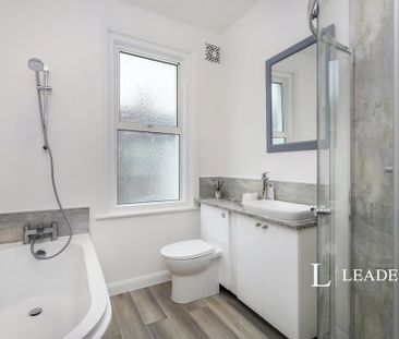 2 bedroom terraced house to rent - Photo 4