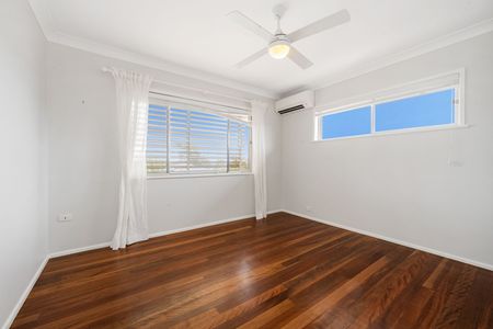 Bring the Boat, Caravan & More - Loads of Room! - Photo 5