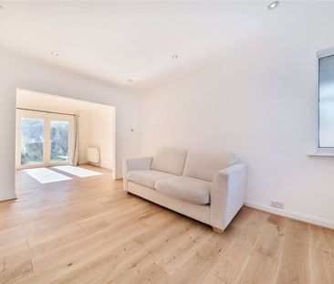 A good sized family home in a popular Orpington location - Photo 5