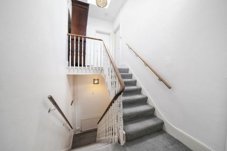 1 Bed Flat, Radipole Road, SW6 - Photo 5