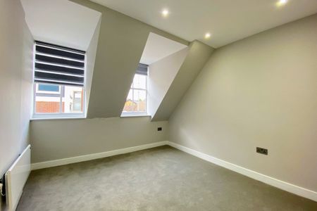 Moulsham Street - Photo 2