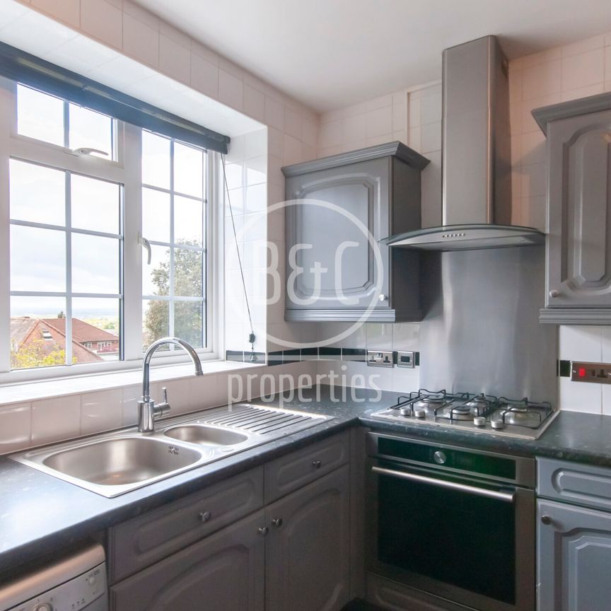 Grosvenor Hill, London, SW19 4RX - Photo 1