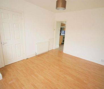 2 bedroom end of terrace house to rent - Photo 2