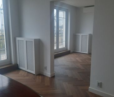 Czteropokojowe w kamienicy z tarasem i balkonami. - Zdjęcie 1