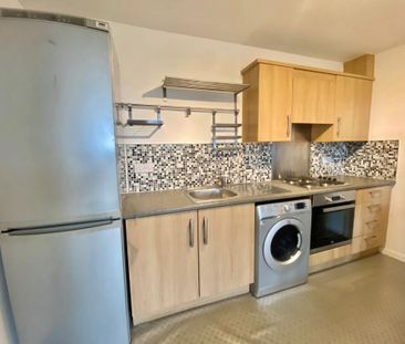 2 bedroom flat to rent - Photo 4