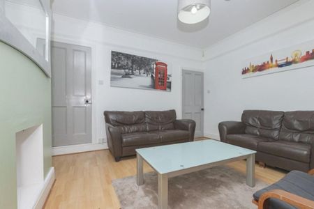 4 bedroom terraced house to rent - Photo 5