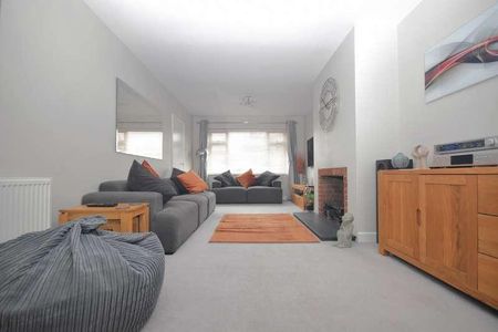 Manor Road, Wendover, HP22 - Photo 2