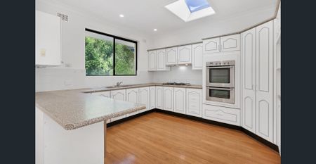 Freshly Refurbished Family Home Moments to Maroubra Beach - Photo 2