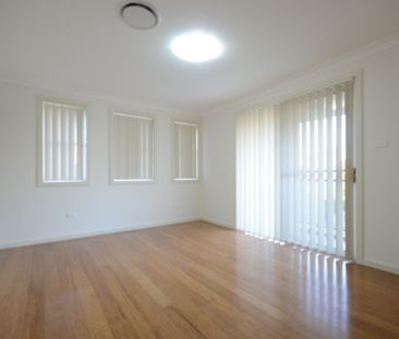 Immaculate House&comma; Walk to Shops&comma; Station & Girraween Pu... - Photo 1