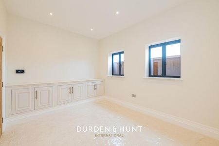 4 bedroom detached house to rent - Photo 2