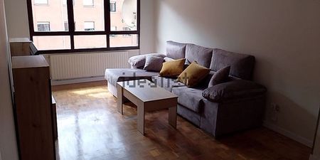 Alquiler de piso en Calle Favila, 29 - Photo 2