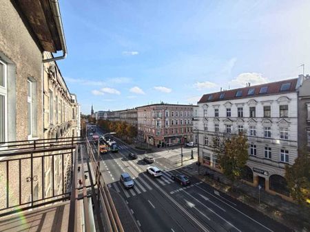 3 pokojowe mieszkanie z balkonem, ścisłe centrum - Zdjęcie 5