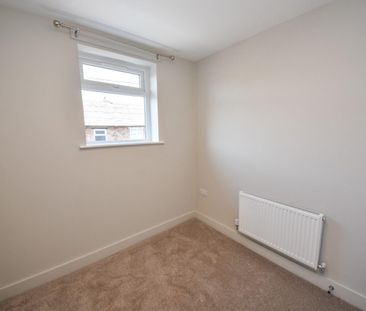 3 bed House - Mid Terrace for Rent - Photo 5
