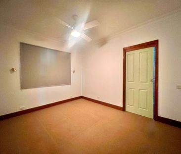 Charming Family Home in Glenbrook - Photo 2