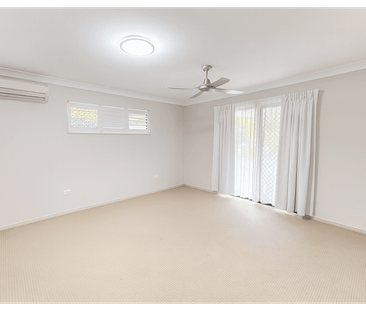 Spacious Family Living With Beautiful Mountain Views - Photo 4