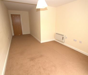 2 bedrooms House for Sale - Photo 2