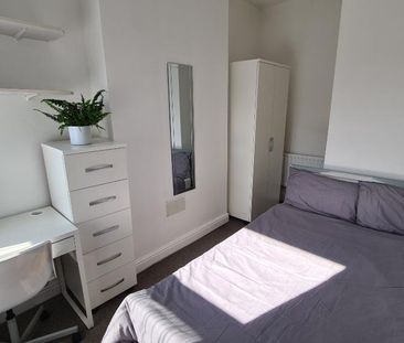 5 bedroom terraced house to rent - Photo 3