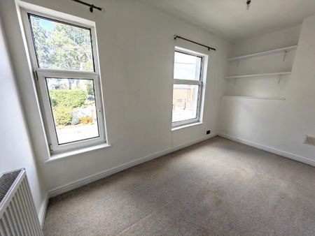 3 bedroom semi-detached house to rent - Photo 4