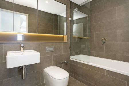 Stylish Light-Filled Retreat with Private Pool in Oasis Leichhardt - Photo 5