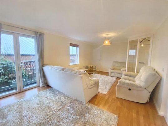3 bedroom apartment to rent - Photo 1