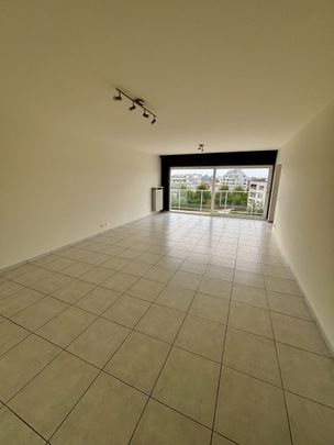 Lichtrijk appartement met 2 slaapkamers in Roeselare - Photo 1