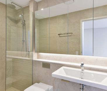 Stylish One Bedroom Plus Study - Photo 4