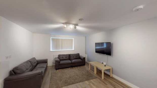 6 bedroom townhouse to rent - Photo 1