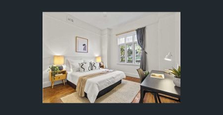 Charming Full-Brick Home in Prime Kingsford Location - Photo 4