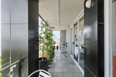 Partially Furnished 2 Bedroom with Views of Geelong Waterfront - Photo 3