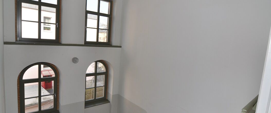 ** Helle 2 Zimmer Wohnung im Zentrum Oelsnitz -2. OG -frz. Balkon - Lift** - Foto 1