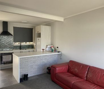 Renovated One Bedroom Flat - Photo 4