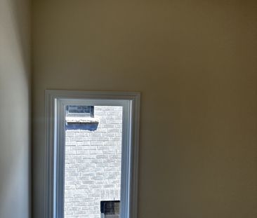 For Lease - 1174 Wilmington Avenue, Oshawa, Ontario - Photo 3