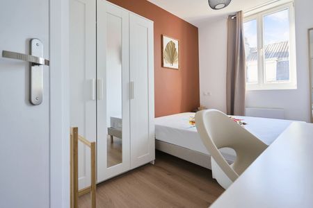 GAMBETTA T Roommate 6 Bedrooms at Faches Thumesnil - Photo 3
