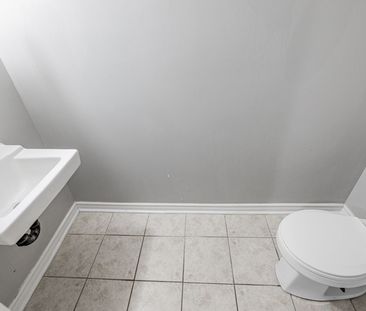 For Lease - 161 Milestone Crescent, Aurora, Ontario - Photo 3