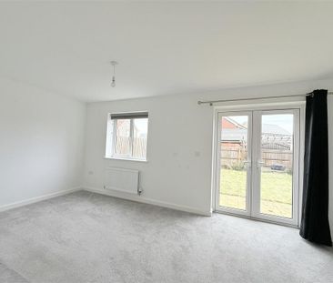 3 bedroom semi-detached house to rent - Photo 6
