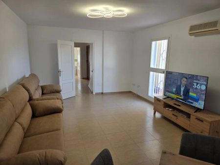 Piso de alquiler en Calle Lope de Rueda, Los Almendros - El Limonero - El Tomillar - Photo 4