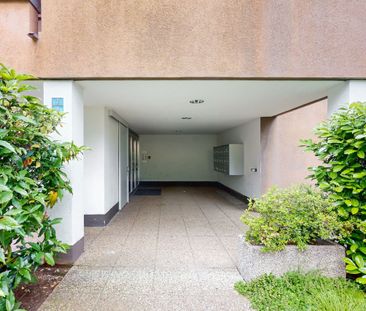 Luminoso 2.5 locali con balcone, piscina e campi da tennis - Foto 6