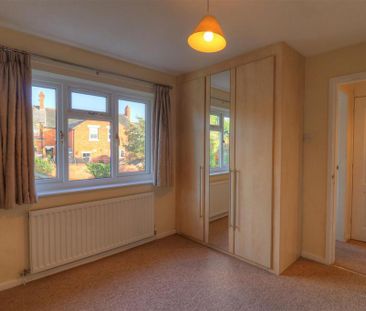 2 bedroom maisonette to rent - Photo 3