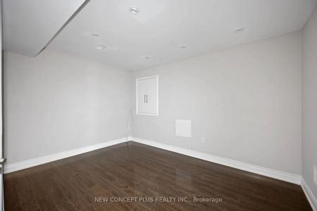 Property For Lease | N9050697 - Photo 4