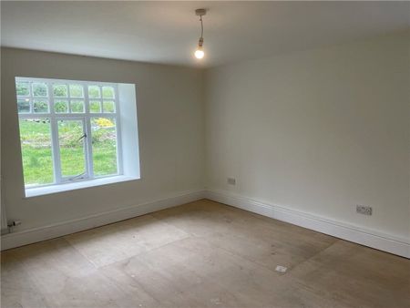 Hafod Farmhouse is a spacious 3 to 4 bedroom property in a well connected rural location with excellent road links to the A55, Chester and Liverpool. - Photo 5