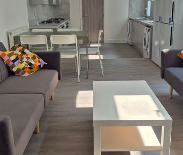 27 (6-BED). Tydfil Place, Roath, Cardiff, CF23 5HP - Photo 5