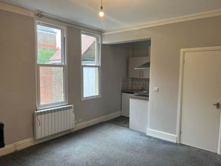 Studio to rent - Photo 5