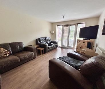 5 bedroom detached house to rent - Photo 1