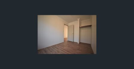 Spacious Home - Photo 4