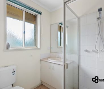 Convenience, comfort and an unbeatable location - Photo 6